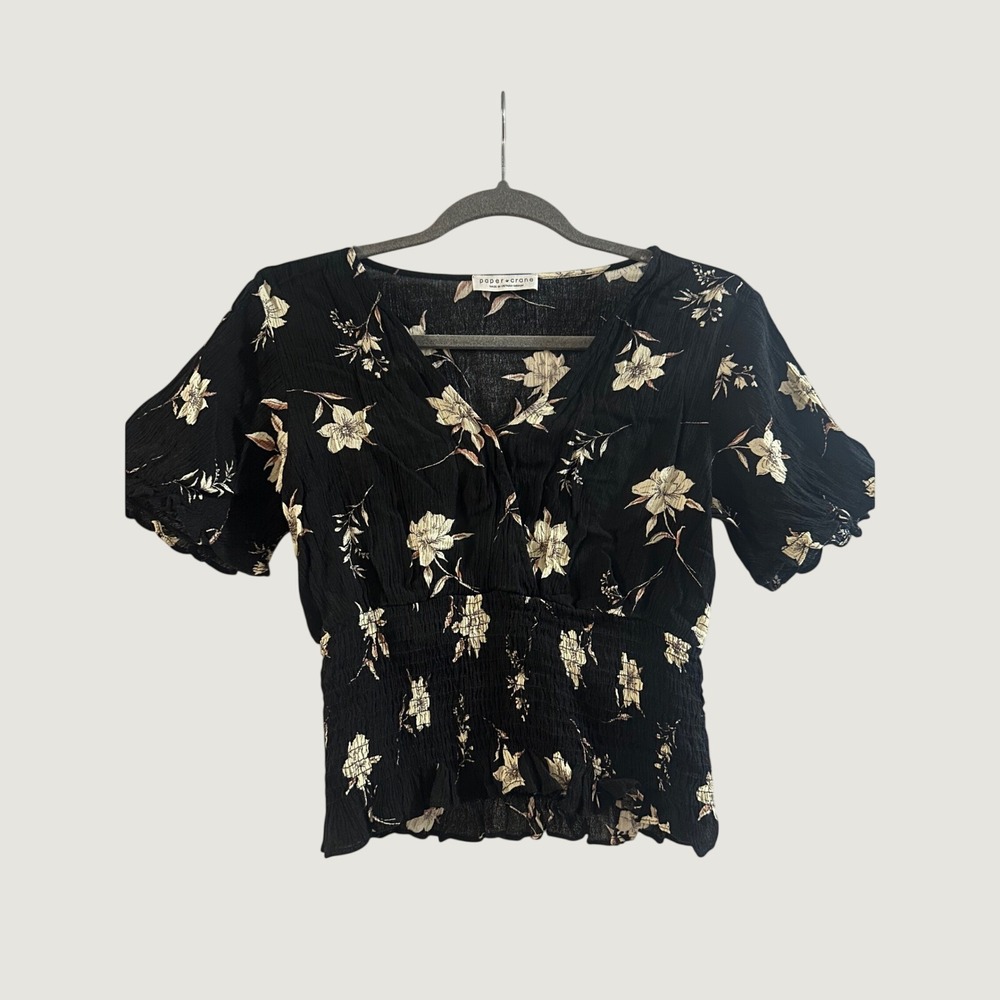 Paper Crane Black Floral Smocked Waist V-Neck Blouse Top short Sleeve Medium
